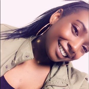 Meet your Posher, Talea